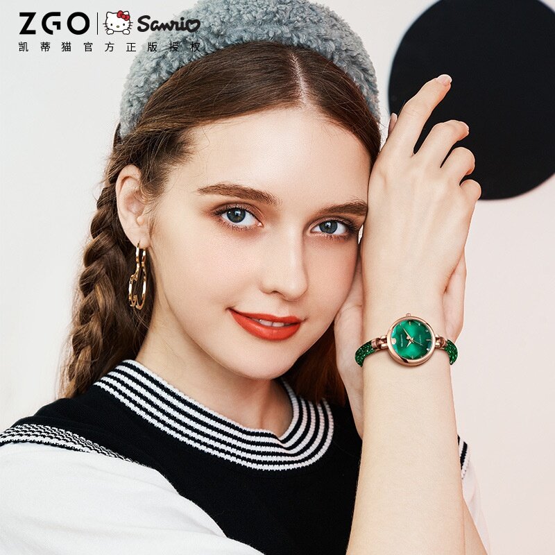 2022 Ladies Light Luxury Retro Simple Watch Sanrio Niche Design New Year Gift Small Green Female